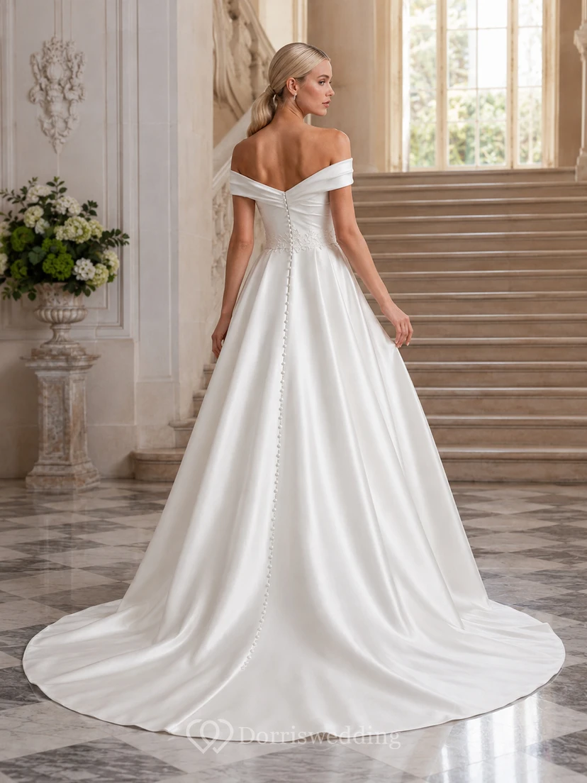 Robe de mariée élégante en satin, épaules dénudées, coupe trapèze, fente sur le devant et taille naturelle view 2