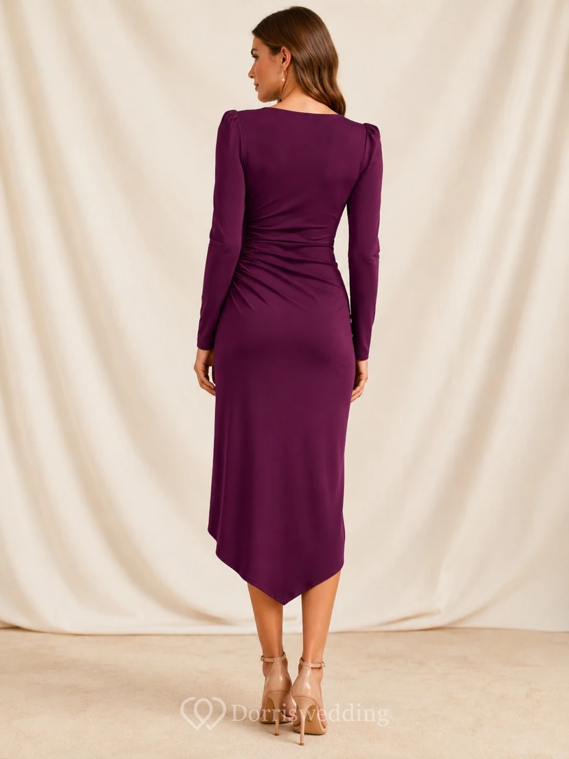 Pflaumenfarbenes, langärmeliges Midi-Abendkleid mit eckigem Ausschnitt, gerafftem Oberteil, betonter Taille und asymmetrischem Saum view 2