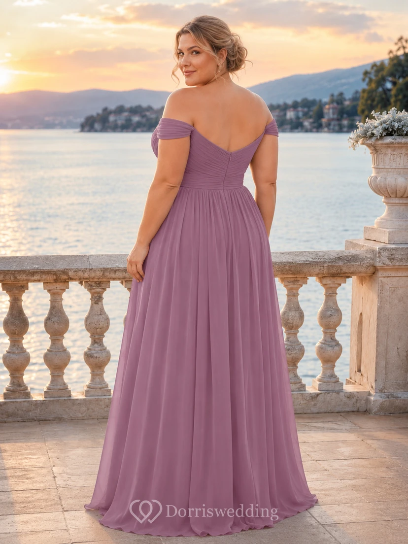 Robe de demoiselle d'honneur longue en mousseline mauve grande taille, épaules dénudées view 2