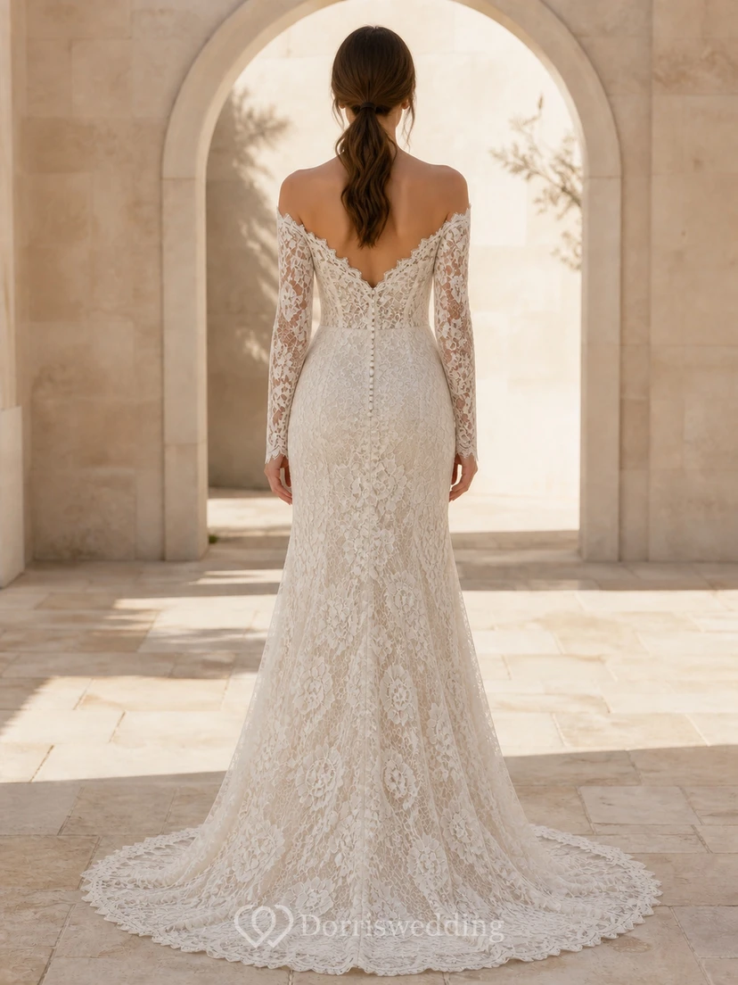 Vestido de novia romántico estilo sirena con escote Bardot y mangas largas hasta el suelo view 2