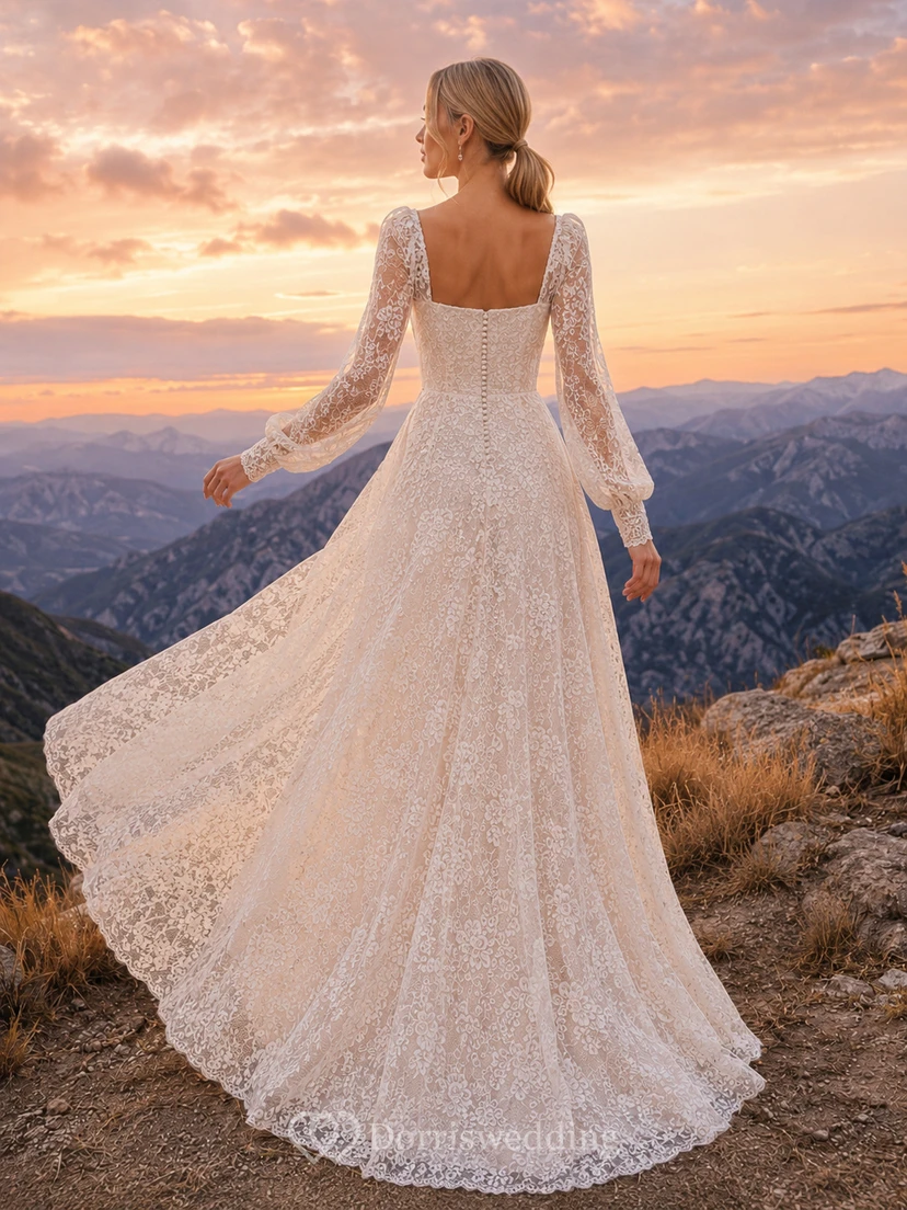 Robe de mariée trapèze en dentelle à col carré et manches bouffantes view 2