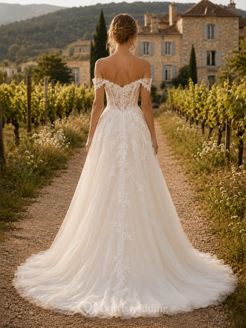 Vestido de novia de encaje campestre, corte en A, hombros descubiertos, cola larga, espalda baja en V. view 2