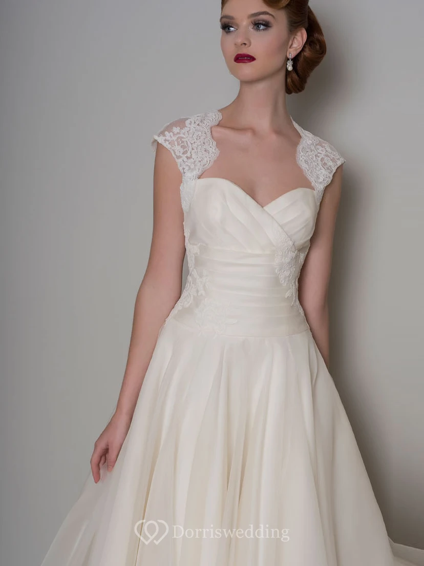 A-Line Queen-Anne Tea-Length Lace Organza Short Wedding Dress view 4