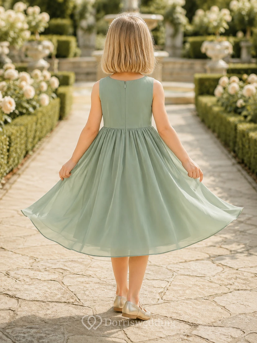 Blumenmädchenkleid aus salbeifarbenem Chiffon, A-Linie, V-Ausschnitt, Teelänge, mit Schärpendetails view 2
