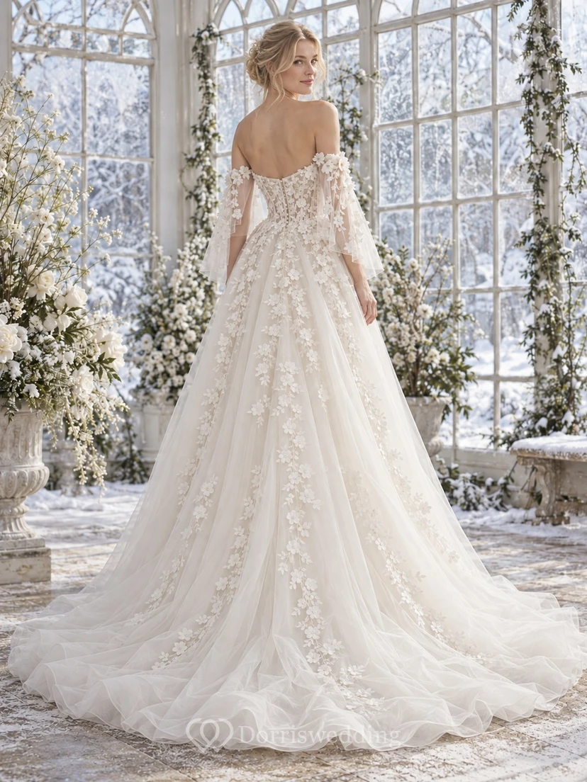 Vestido de novia de invierno de manga larga, hombros descubiertos, capa de organza con apliques florales y corte en A view 2