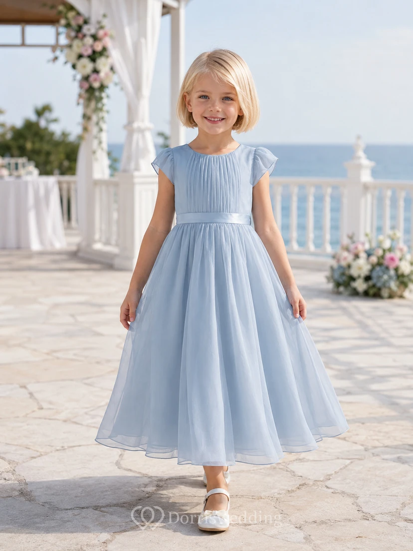 Blumenmädchenkleid aus stahlblauem Tüll in A-Linie mit Rundhalsausschnitt und knielanger Silhouette, verziert mit einer Schärpe