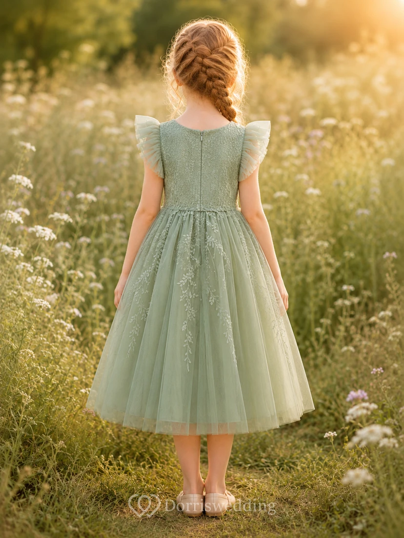 Robe élégante de demoiselle d'honneur en tulle sauge, coupe trapèze, longueur genou, manches papillon, col rond et appliqué view 2