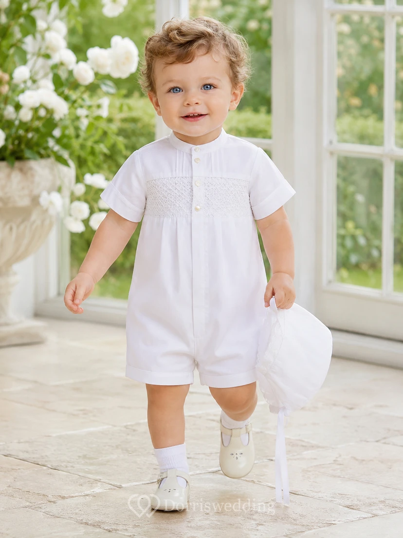 Body de bautizo blanco minimalista de manga corta con cuello mandarín para bebé niño.