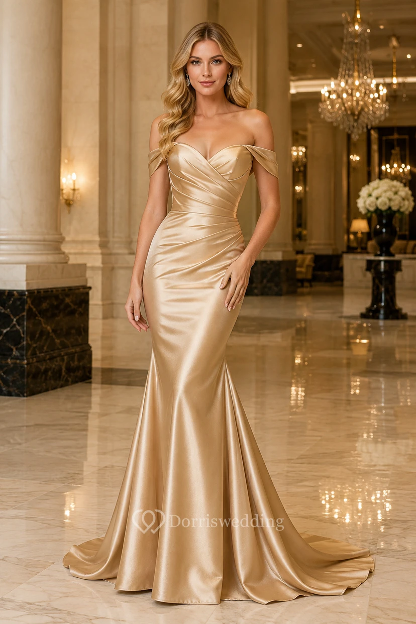 Goldenes, schulterfreies Meerjungfrauen-Abendkleid aus Satin mit gerafftem Oberteil und Schleppe