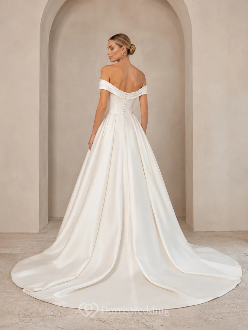 Elegantes Satin-Ballkleid mit schulterfreiem Schnitt, kurzen Ärmeln, Kapellenschleppe und strukturierten Falten – ein perfektes Brautkleid für die Villa. view 2