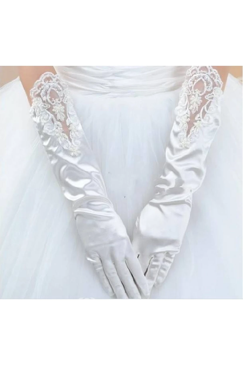 Gants longs en satin extensible blanc à sequins et perles. Le paquet concerne les gants. view 2