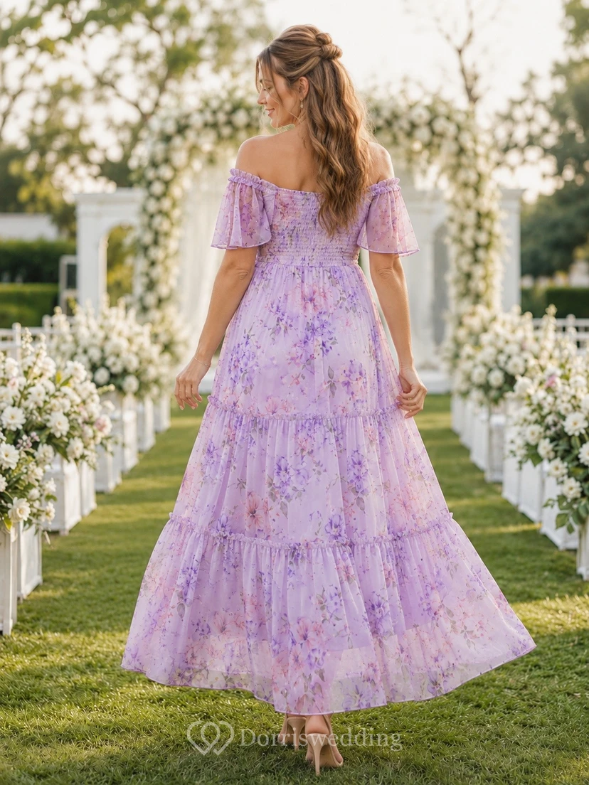 Vestido de gasa escalonado de manga corta con hombros descubiertos y estampado floral lavanda para embarazadas view 2