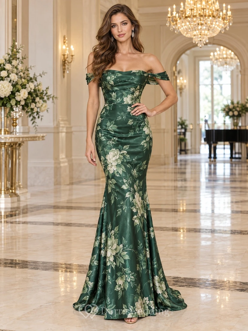 Vestido de fiesta largo de satén con estampado floral verde oscuro, hombros descubiertos, manga corta y corte sirena.