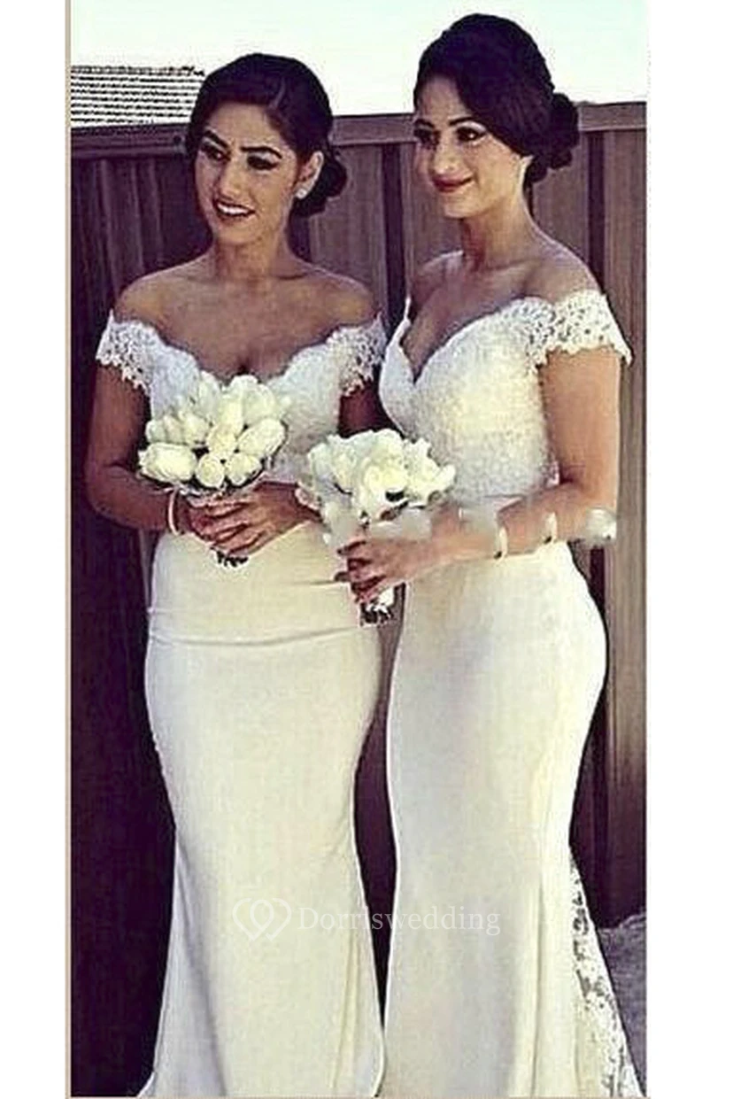 Vestido de encaje y spandex sin espalda con apliques y hombros descubiertos, estilo sirena.