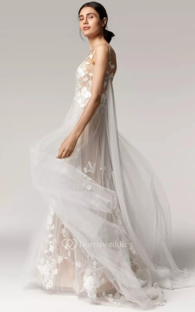 Robe de mariée vaporeuse sans manches en tulle, plissée empire et ornée d'appliqués de dentelle. view 4