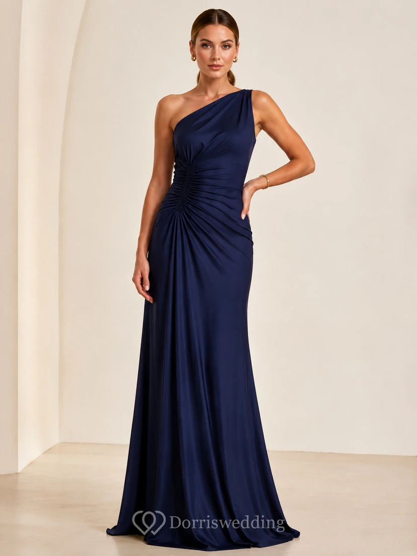 Dunkelblaues, einseitig schulterfreies, gerafftes Abendkleid mit Taillenbund