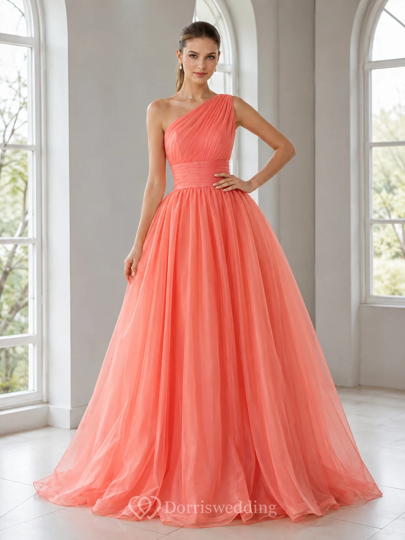 Robe de demoiselle d'honneur corail asymétrique en mousseline, coupe trapèze, traîne, style moderne