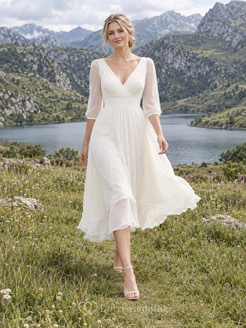 Vestido de novia sencillo de gasa fruncido, corte en A, largo hasta la rodilla, escote en V, manga tres cuartos