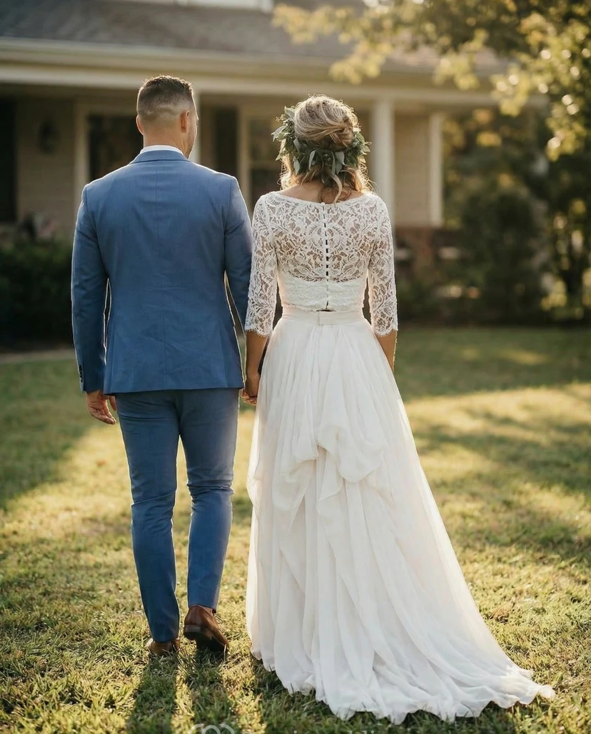 Zweiteiliges Brautkleid aus Spitze mit 3/4-Ärmeln view 2
