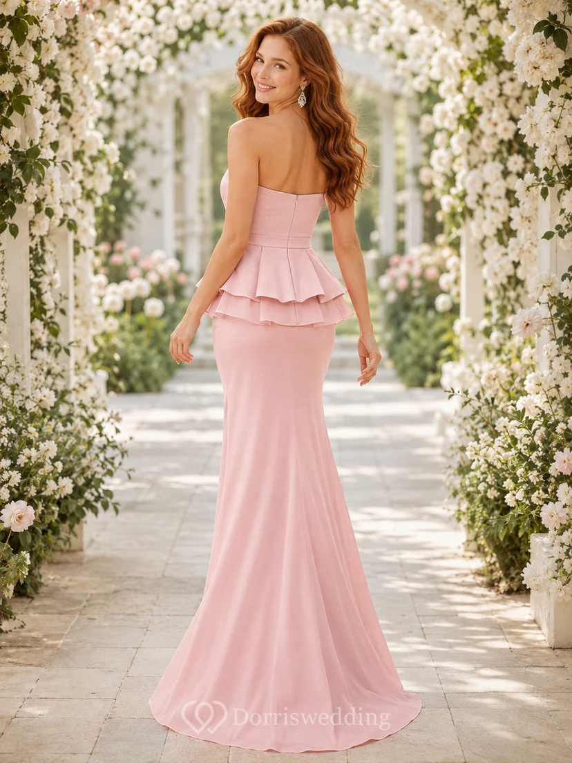 Romantisches, trägerloses, rosafarbenes Jersey-Kleid im Meerjungfrauenstil mit Herzausschnitt und Schößchen view 2
