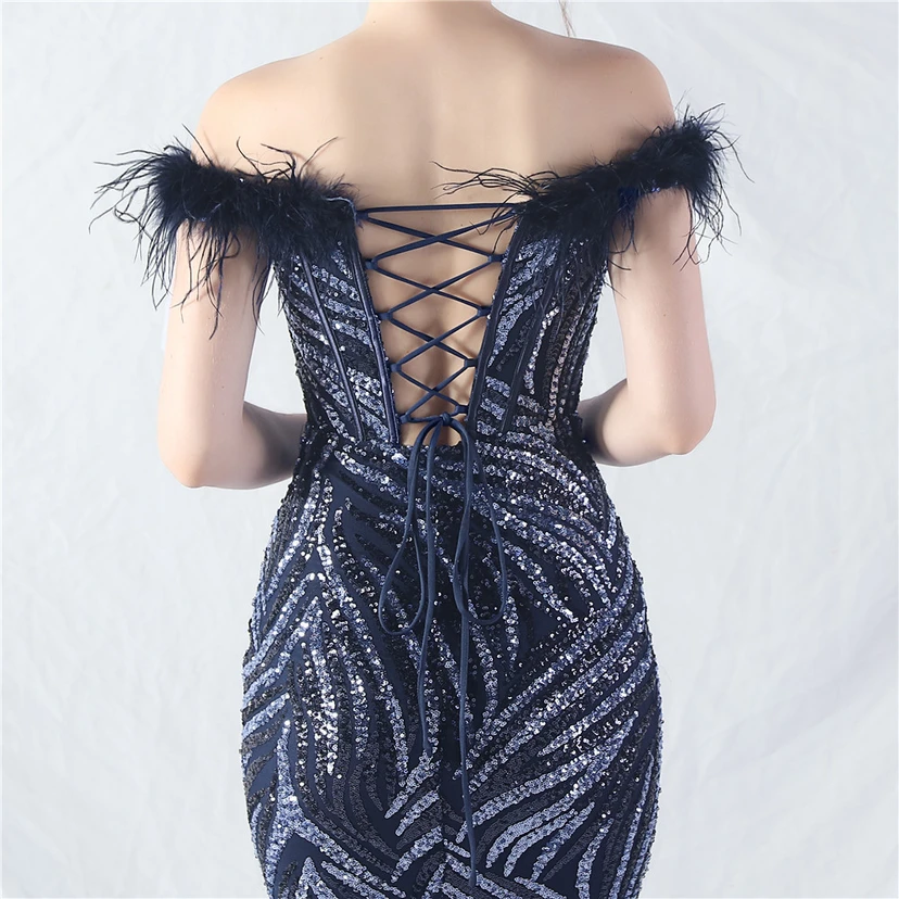 Robe de soirée haut de gamme à sequins, ornée d'un gilet à taille en arêtes de poisson et de plumes d'autruche. view 16