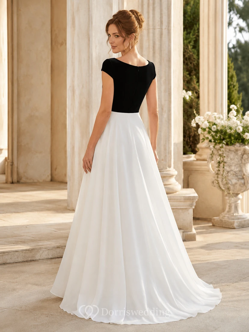 Vestido formal modesto de gasa de manga corta, corte A, largo hasta el suelo, con escote barco, de la marca Orangerie, en color blanco contrastante. view 2