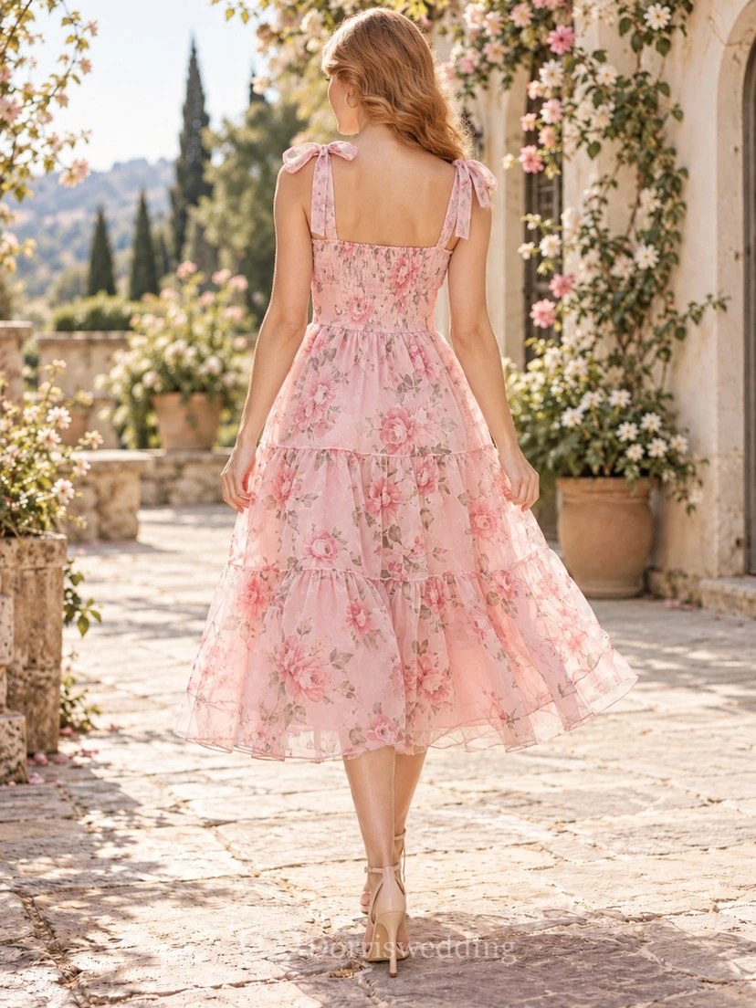 Vestido de fiesta de gasa rosa rubor con estampado floral, tirantes con volantes, escote cuadrado y largo hasta la rodilla. view 2