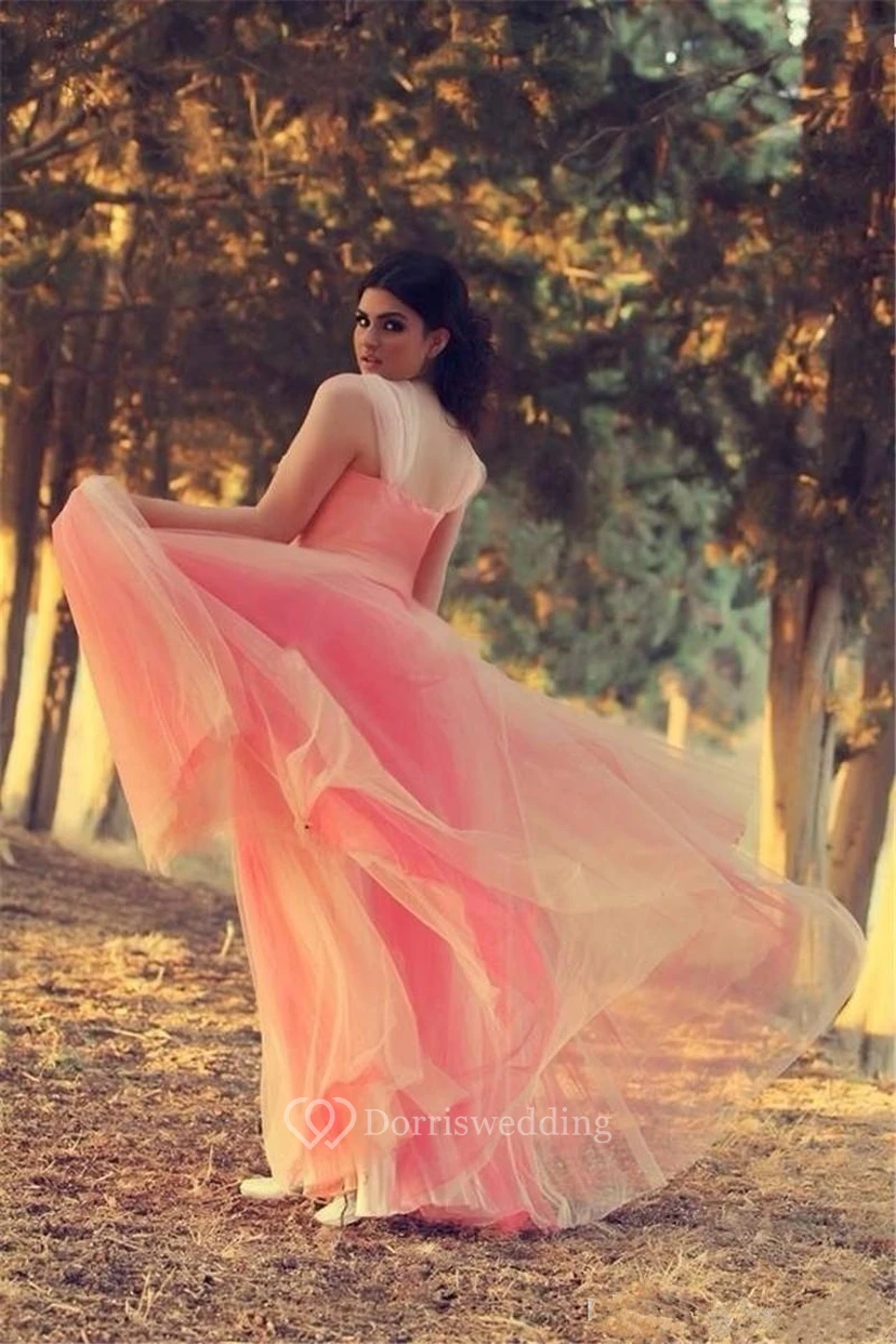 Robe de soirée romantique en tulle rose à manches courtes et cristaux, longueur au sol view 3
