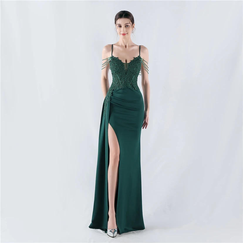 Schweres, mit Diamanten und Blumen besetztes, tailliertes Abendkleid aus Satin mit Fischgrätmuster und Perlenbesatz für Jahrestreffen und Hochzeiten view 2