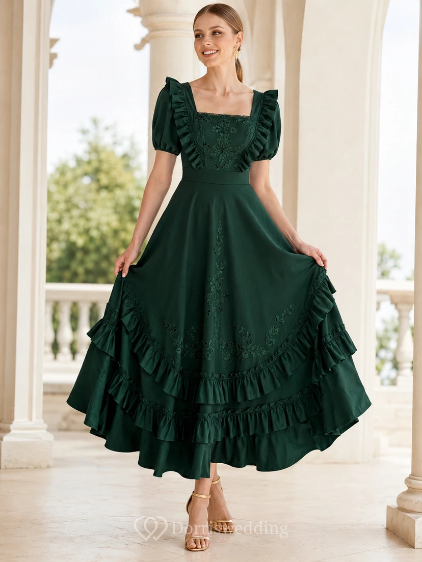 Country-Kleid in Dunkelgrün, A-Linie, asymmetrischer Schnitt, eckige Puffärmel und Rüschen