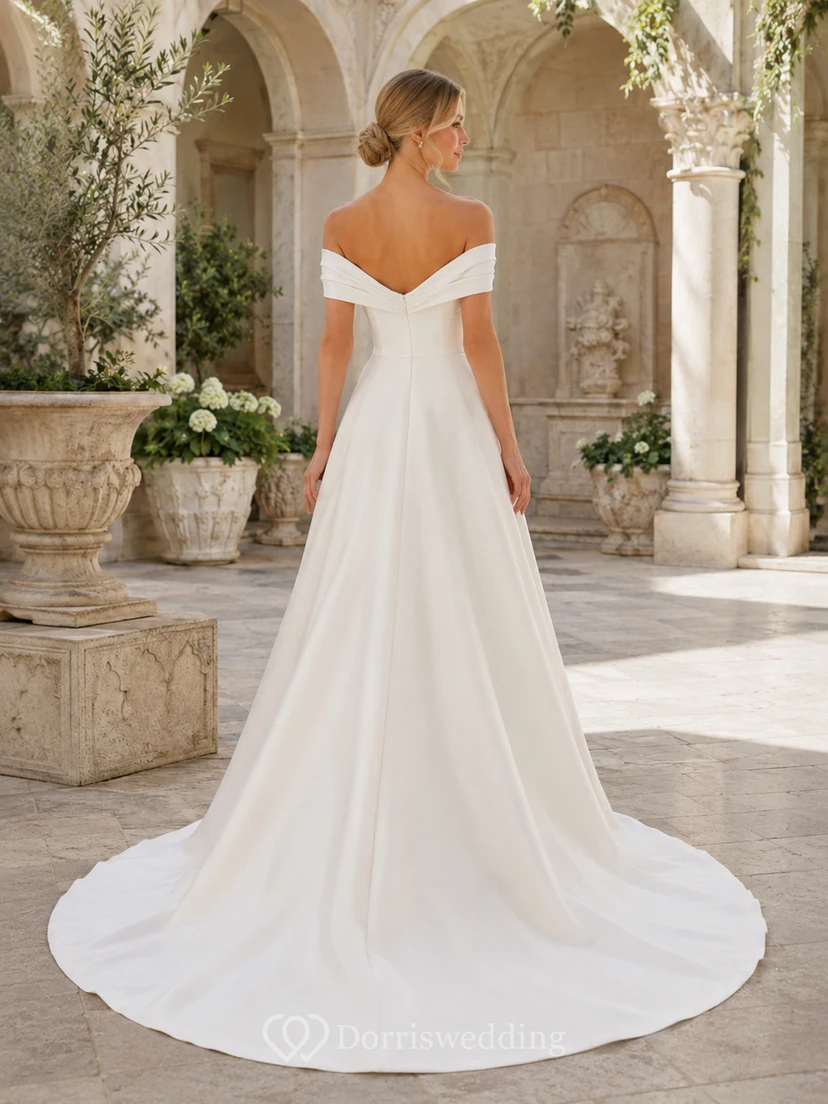 Minimalistisches Brautkleid aus Satin, A-Linie, schulterfrei, mit Schleppe view 2