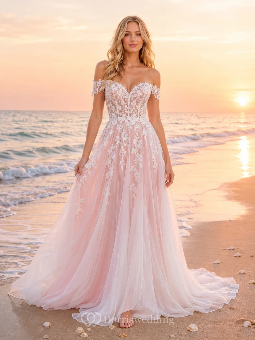 Rosafarbenes, schulterfreies, kurzärmeliges A-Linien-Brautkleid aus Spitze mit Schleppe – perfekt für Strandhochzeiten.