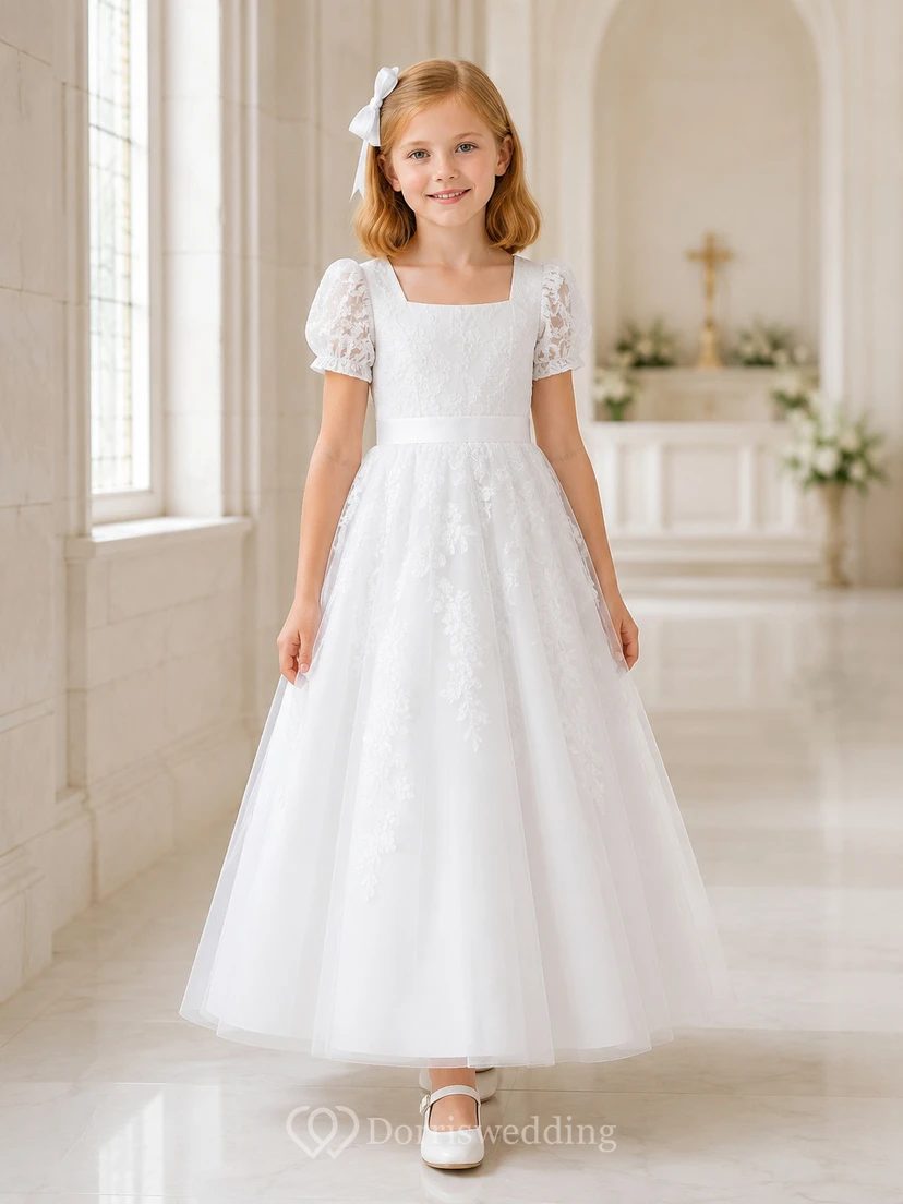 Weißes Kommunionsballkleid mit eckigem Ausschnitt, Puffärmeln und floraler Spitze