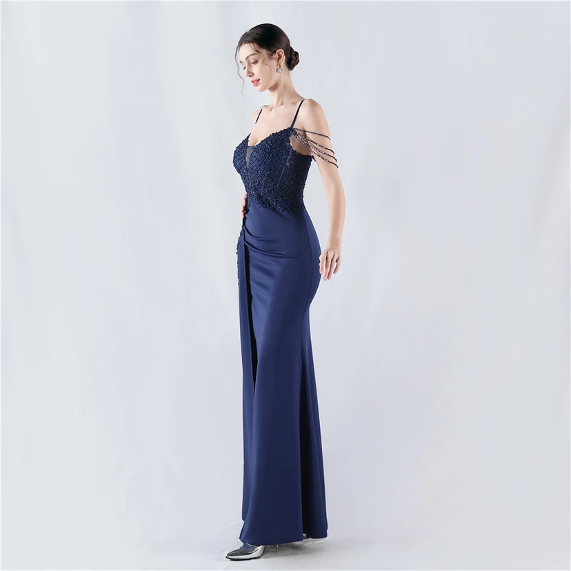 Schweres, mit Diamanten und Blumen besetztes, tailliertes Abendkleid aus Satin mit Fischgrätmuster und Perlenbesatz für Jahrestreffen und Hochzeiten view 43