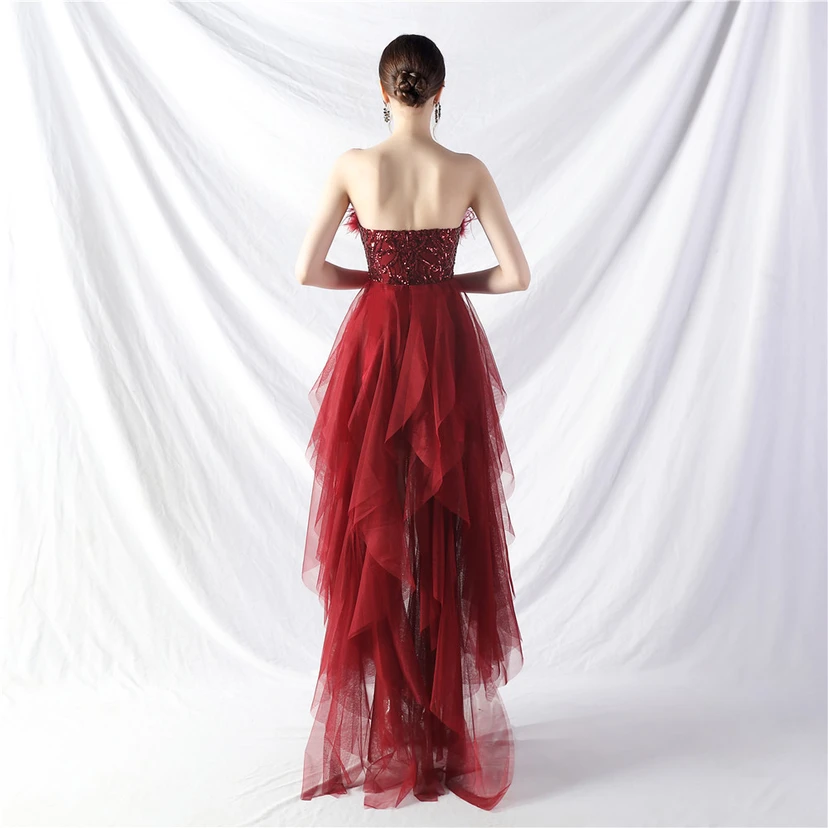 Handgefertigtes Abendkleid aus Straußenfedern, Perlen, Netzgewebe, kurzem Vorderteil und langem Rücken mit Wickeloptik view 24