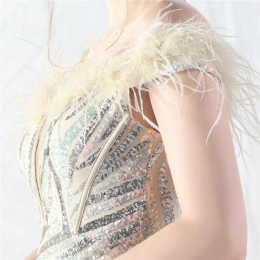 Robe de soirée haut de gamme à sequins, ornée d'un gilet à taille en arêtes de poisson et de plumes d'autruche. view 48