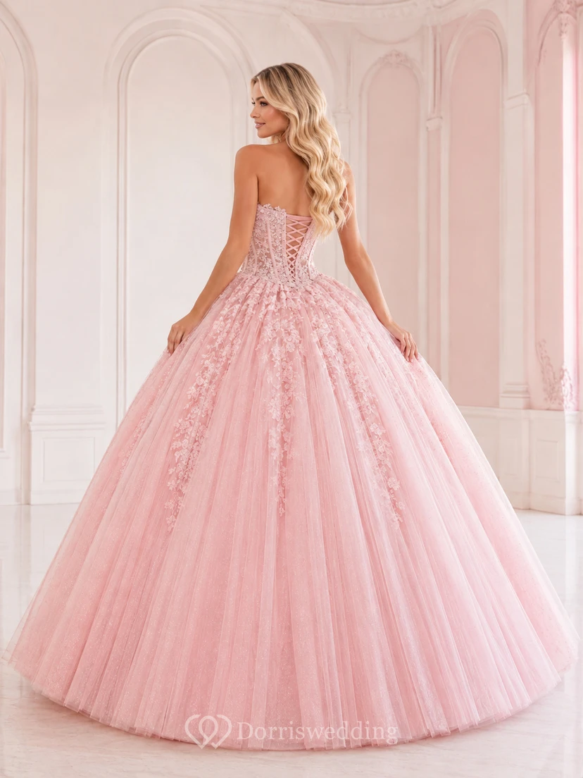 Vestido de princesa de lujo rosa rubor sin tirantes con escote corazón y cintura tipo vasco, estampado floral, ideal para quinceañeras. view 2