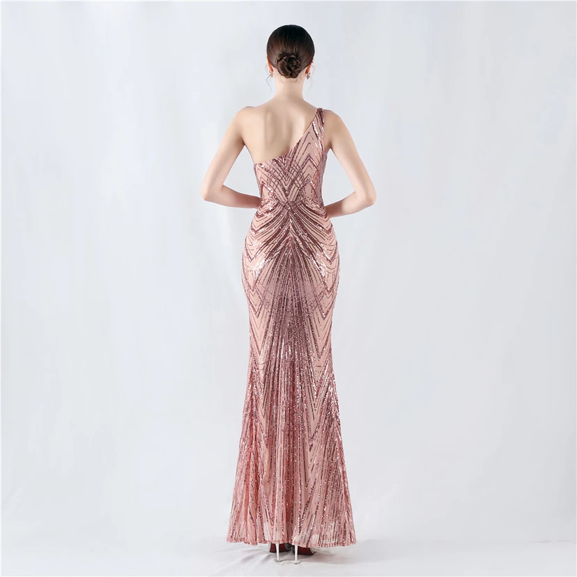 Vestido de noche asimétrico con escote alto y escote alto, adornado con cuentas florales y flores. view 42