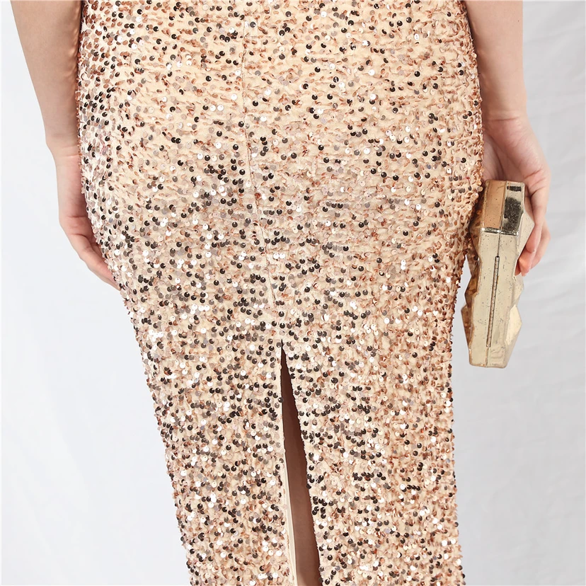 Handgefertigtes, perlenbesetztes Abendkleid aus Straußenfedern und Pailletten view 26