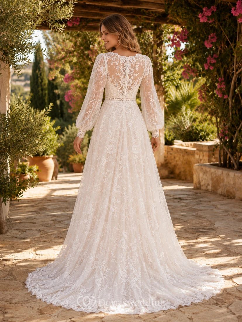 Robe de mariée bohème à col en V en dentelle, manches longues style poète, coupe trapèze, idéale pour un mariage à destination view 2