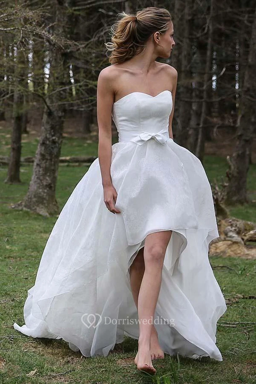 Robe de mariée asymétrique à décolleté cœur sans manches en organza appliqué