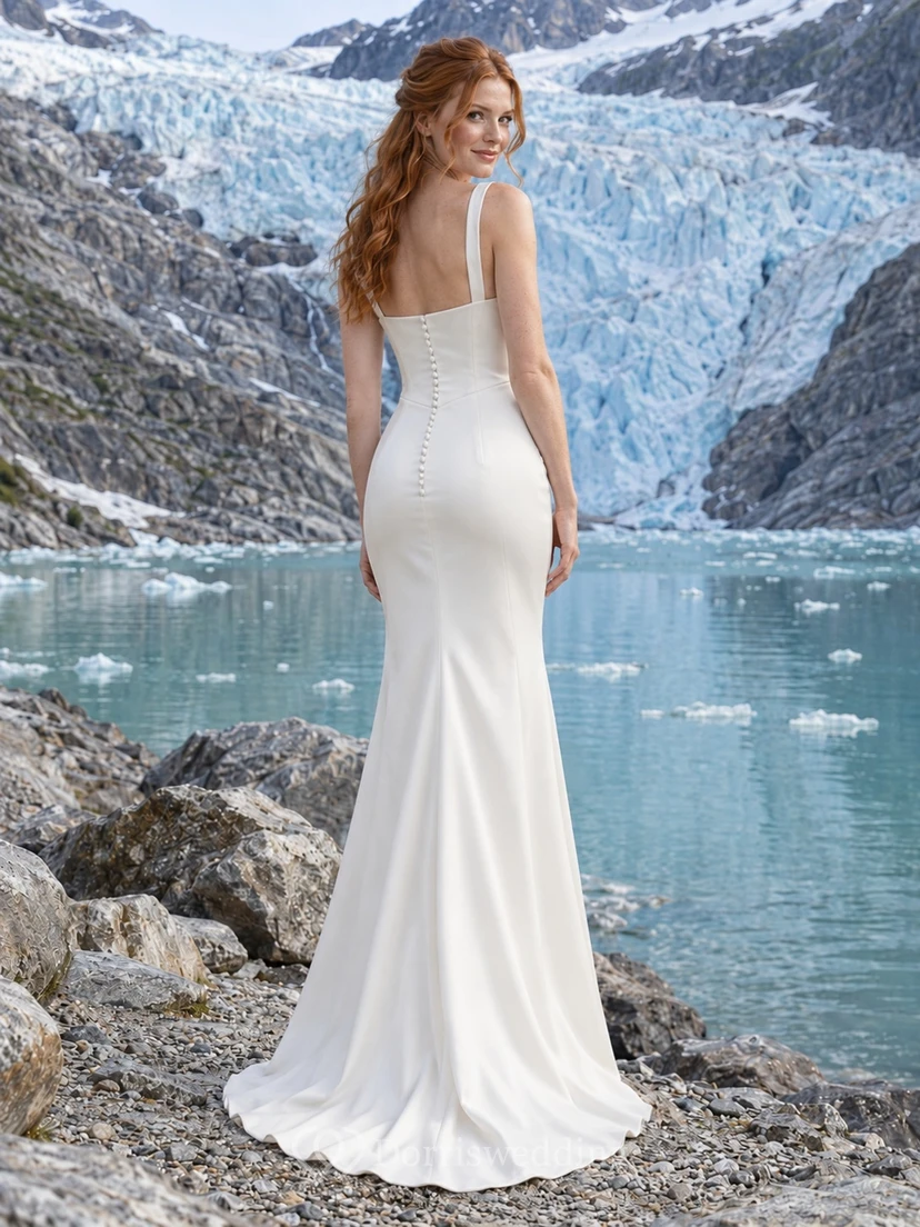 Vestido de novia sencillo de satén con escote cuadrado, tirantes anchos y cierre de botones en la parte delantera. view 2