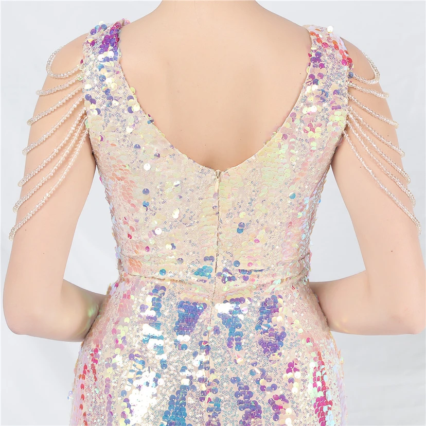 Robe courte à sequins ornée de perles et de sequins irisés, idéale au quotidien. Jupe courte. view 7