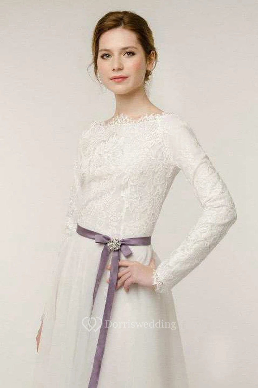 Robe de mariée en tulle naturel à manches longues view 4