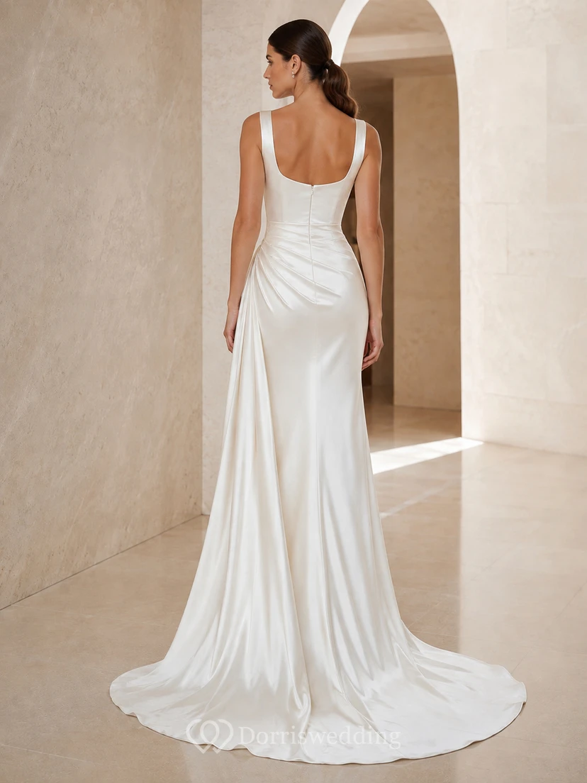 Robe de mariée fourreau en satin drapé à bretelles carrées et traîne simple view 2