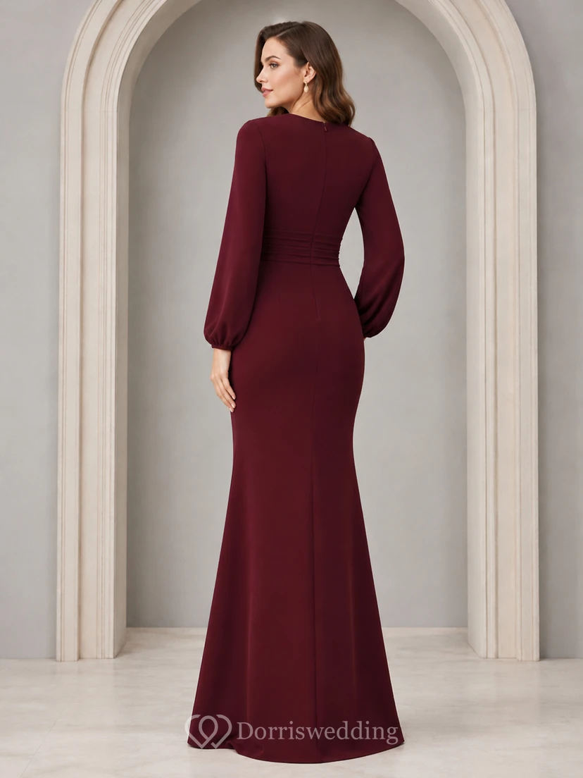 Bordeauxrotes, bodenlanges, elegantes Chiffonkleid mit Meerjungfrauen-Schmuck und langen Ärmeln view 2