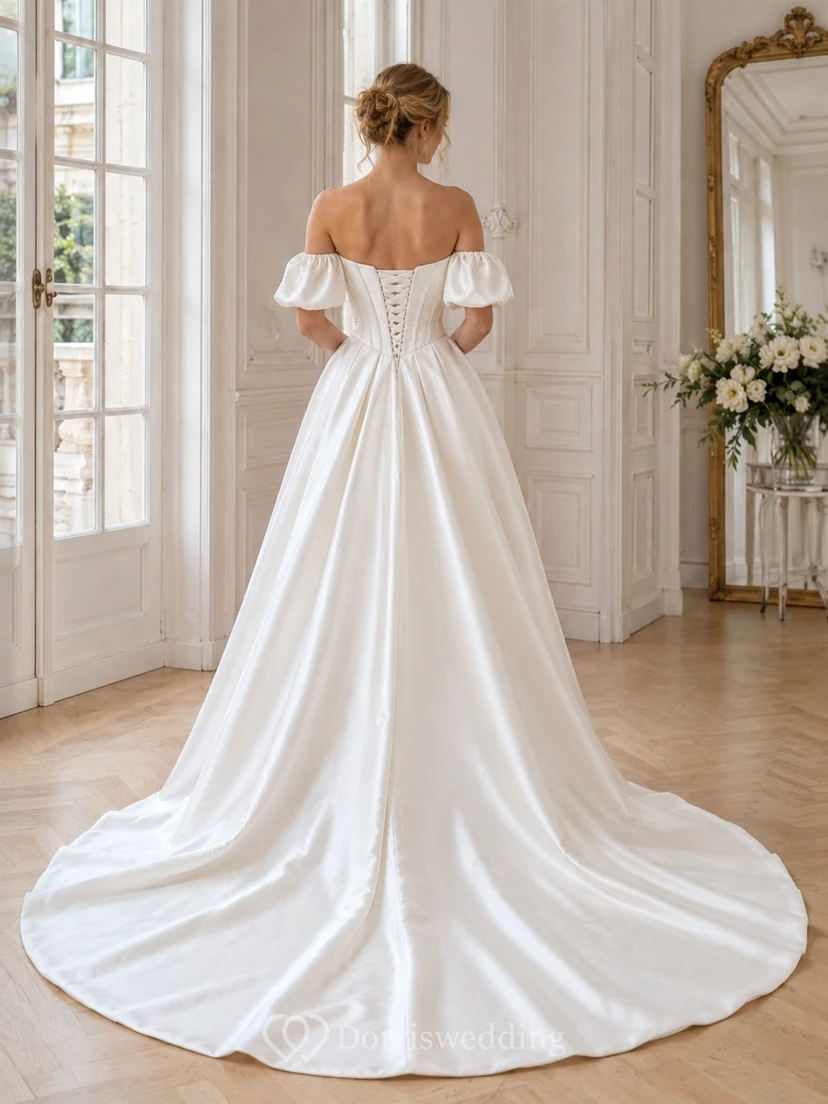 Vestido de novia de gala victoriano vintage con corsé de satén y hombros descubiertos view 2