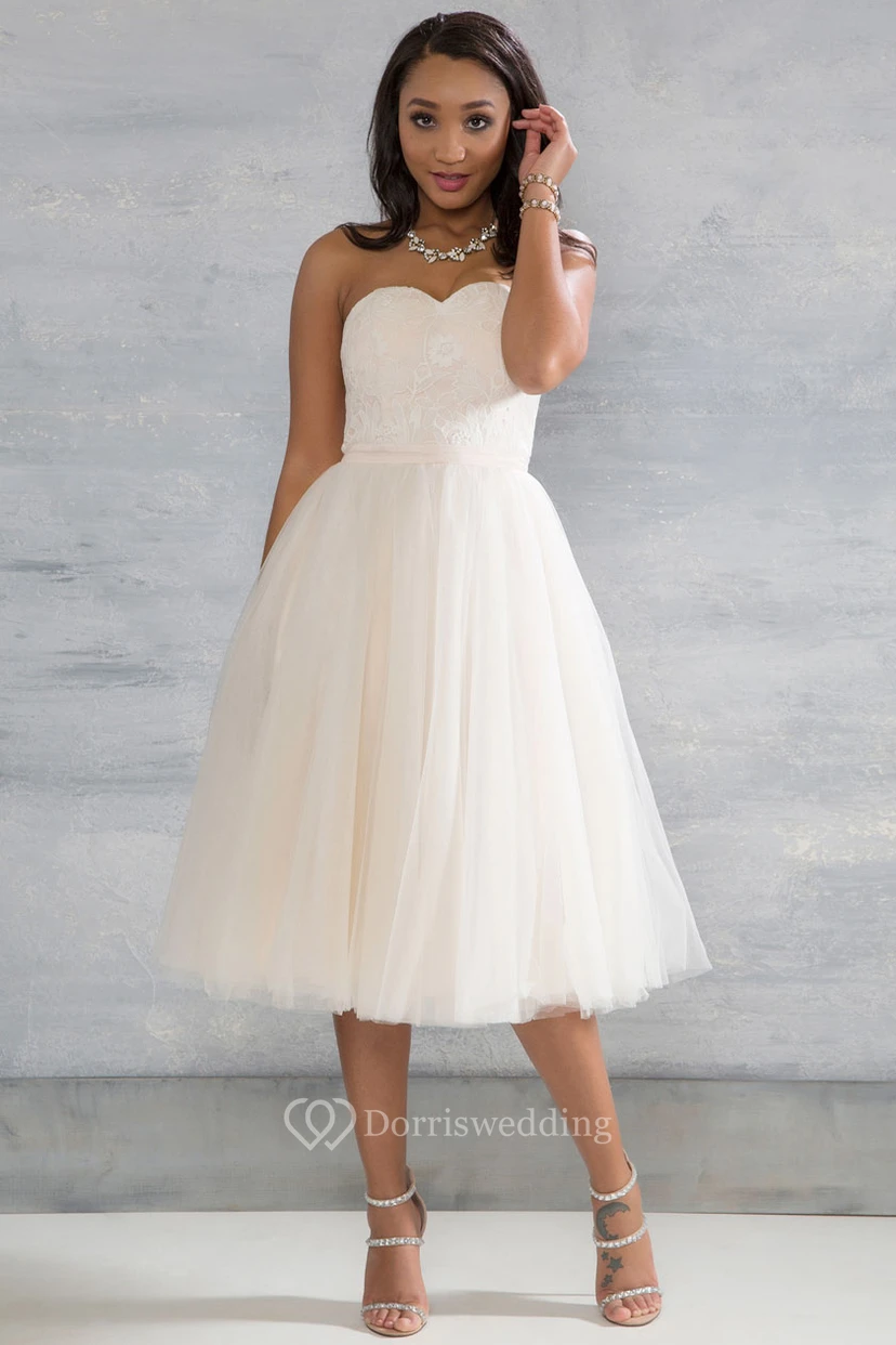 Tea-Length Sweetheart Sleeveless Appliqued Tulle Wedding Dress