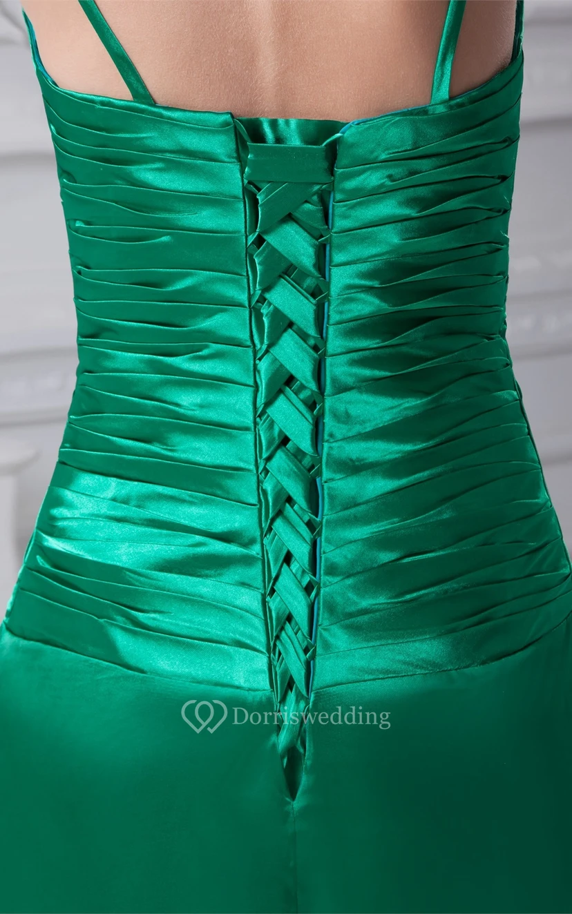 Spaghettiträger-Kleid aus Satin mit Raffungen, Kristallverzierungen und passendem Bolero view 3