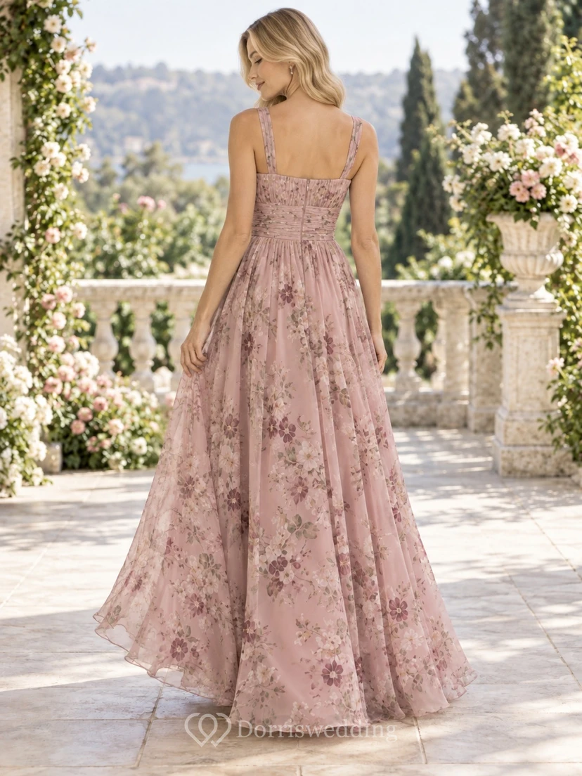 Vestido de dama de honor romántico de gasa, largo hasta el suelo, con escote cuadrado y tirantes finos, color rosa empolvado y estampado floral. view 2